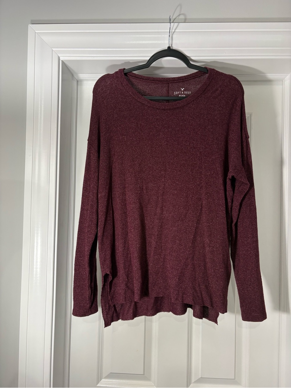 American Eagle Outfitters Long Sleeve Crewneck Sweater - Wine
